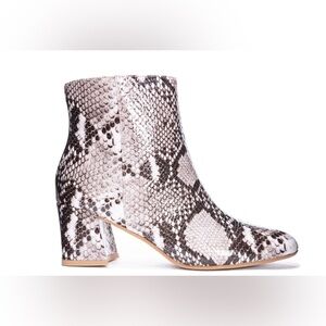 Chinese Laundry Snakeskin Ankle Boots Sz 8.5 never worn new without box.